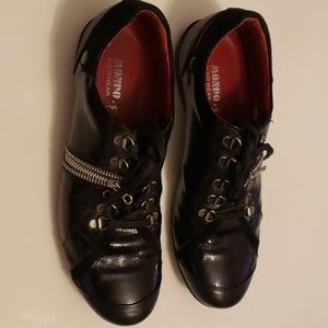 Mondo Footwear Black Shoes